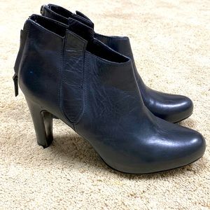 Like NEW 🇮🇹 Roberto Del Carlo Black Leather Booties size 6